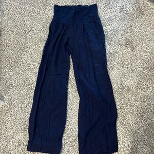 Old Navy linen Maternity pants. Navy, size x-small. EUC.